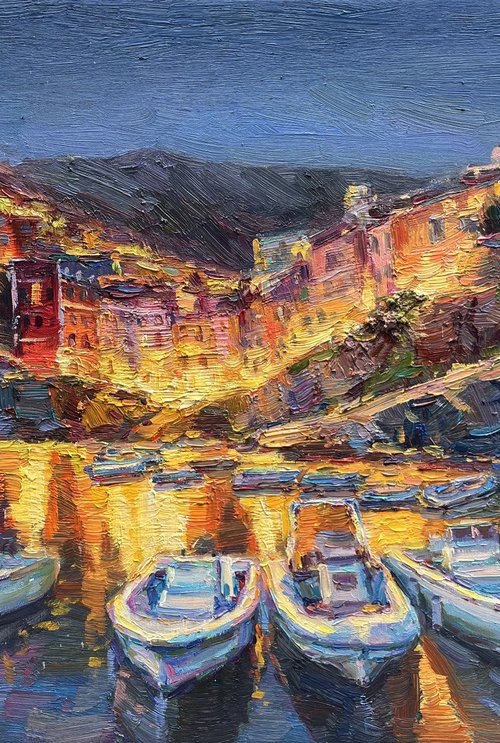 Night city by Evgeny Chernyakovsky