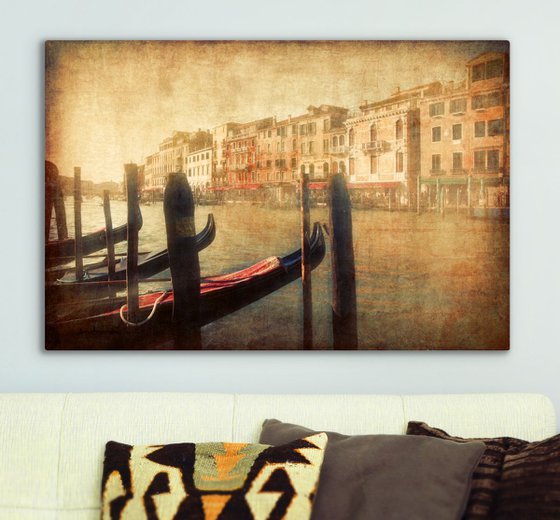 Venice in light Canvas