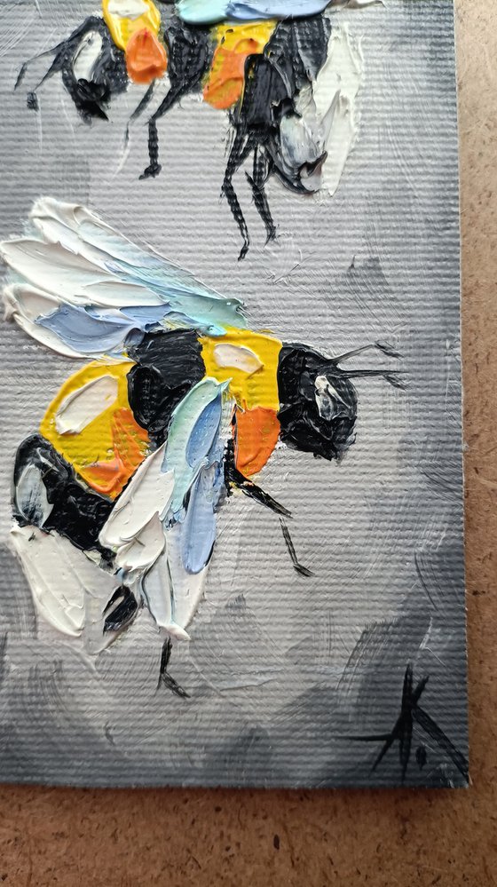 Joint work - small painting, bumblebee insects, oil painting, round canvas, postcard, bumblebee, bumblebee oil, painting, gift, gift idea, insects