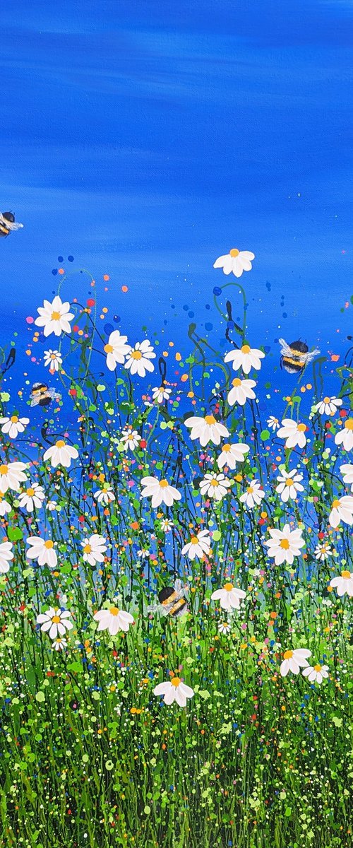 Bee utiful Daisy Meadow #6 by Lucy Moore