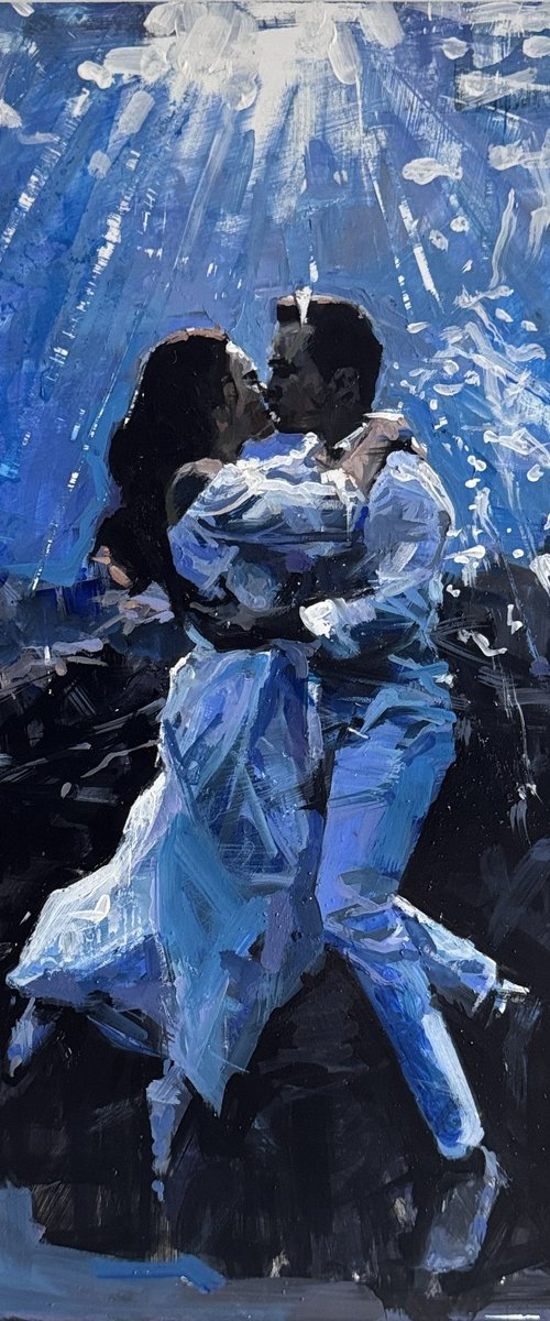 Kissing underwater by Marco  Ortolan