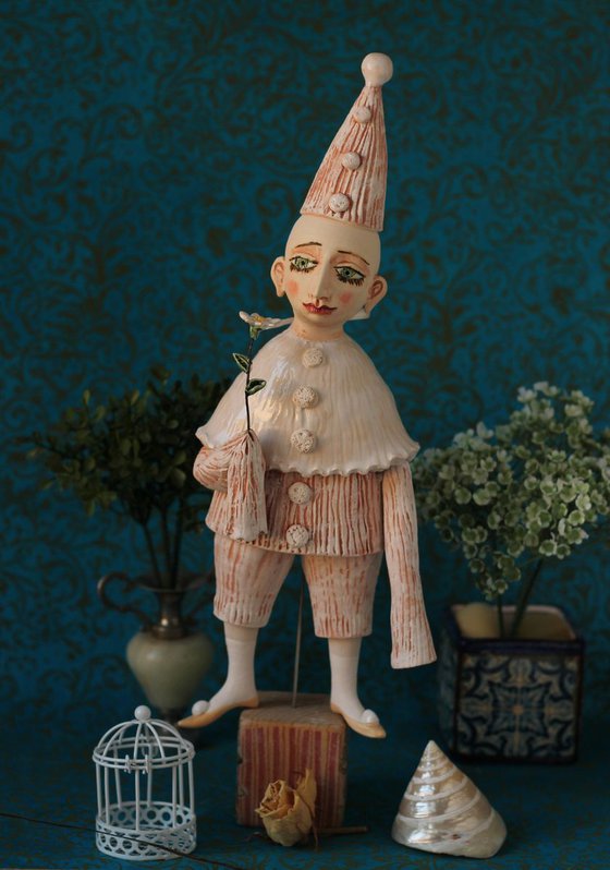 Incognito. Pierrot with a flower. Wall sculpture by Elya Yalonetski,