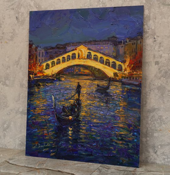 Rialto Bridge. Venice evening