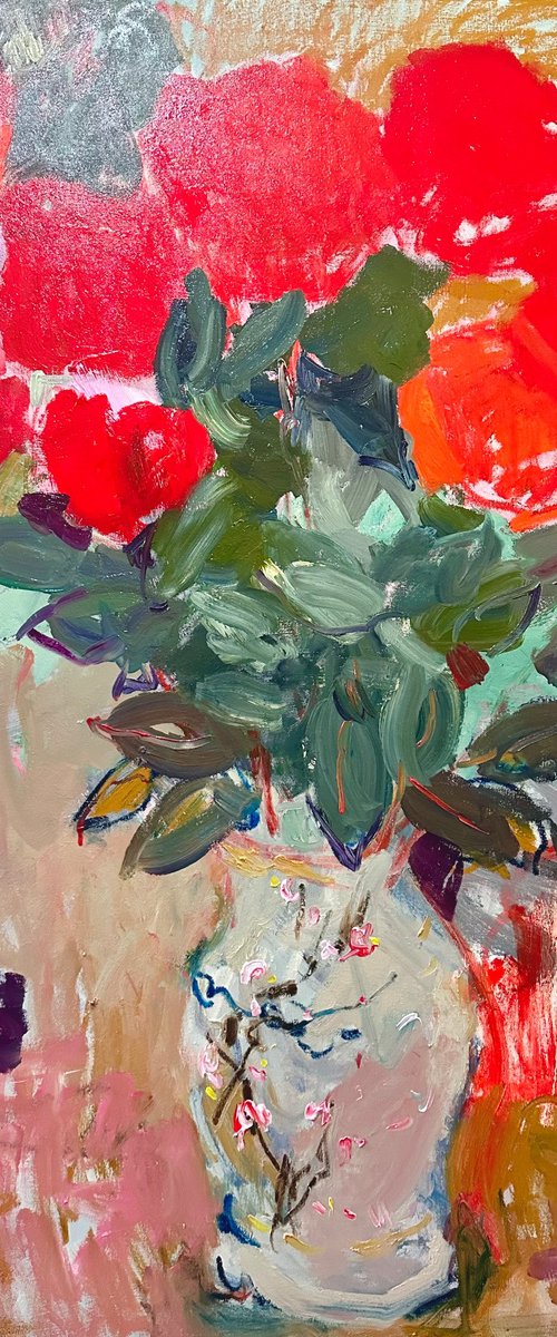 Red roses in a Japanese vase by Lilia Orlova-Holmes