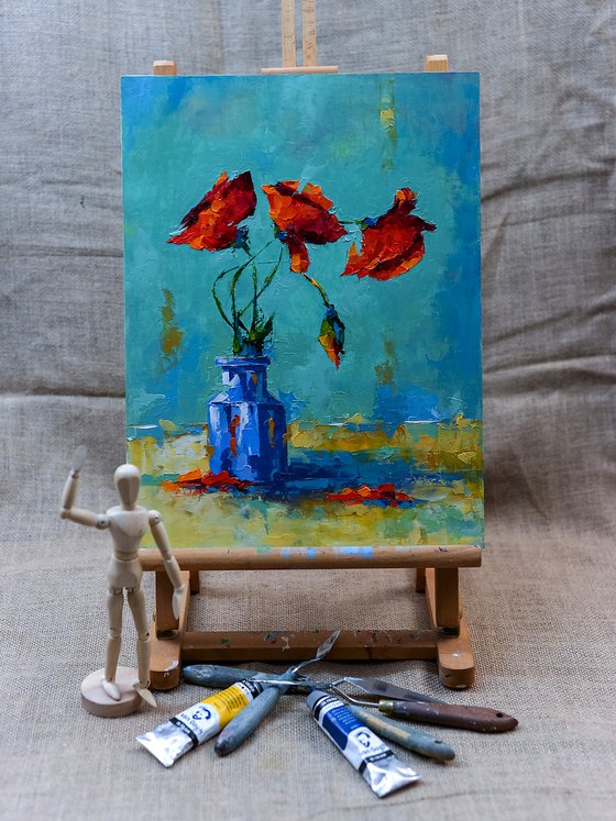 Popy flowrs i the vase. Still life painting with poppy