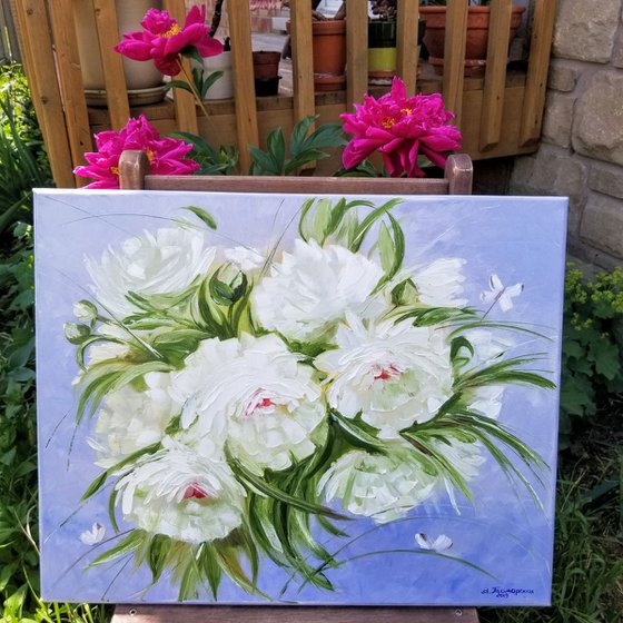 White Peonies. Original Oil Painting on Canvas. Performed in trendy palette knife technique. 16" x 20". 40,6 x 50,8 cm. 2019.