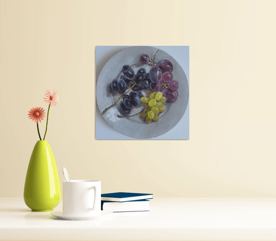 Grapes on plate