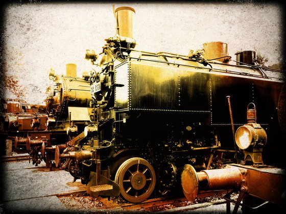 Old steam trains in the depot - print on canvas 60x80x4cm - 08456m1