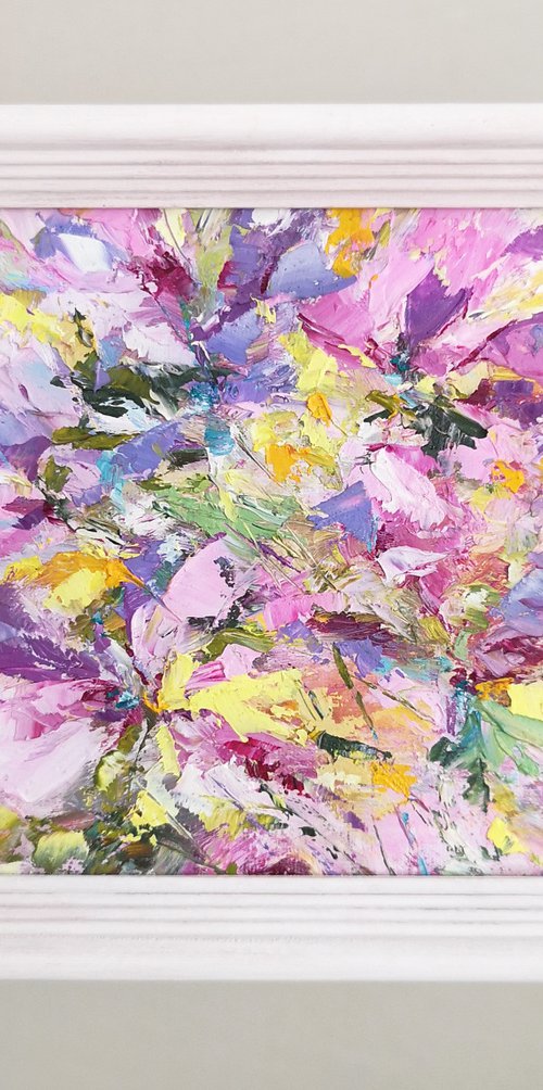 Abstract flowers, small oil painting by Olga Grigo
