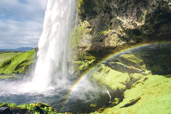 THE MAGICAL WATERFALL