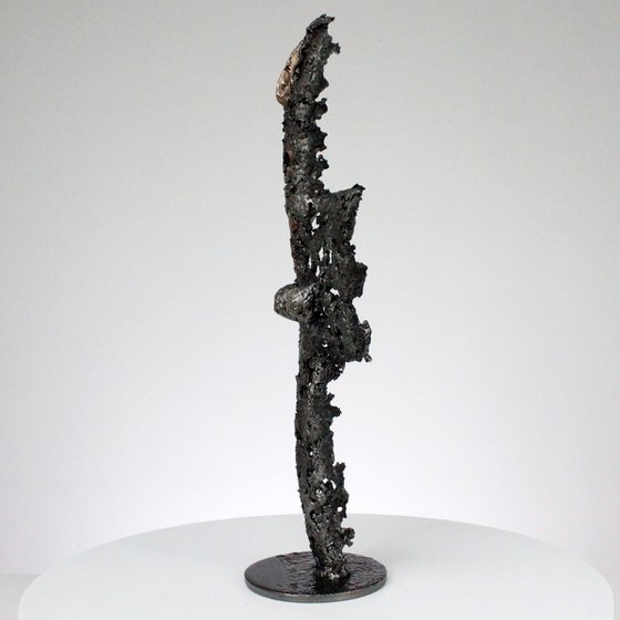 Idol CLXV - Metal sculpture bronze body and steel