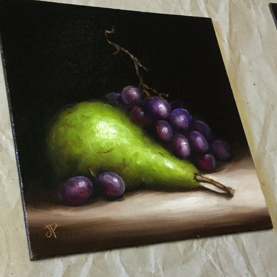 Pear with grapes