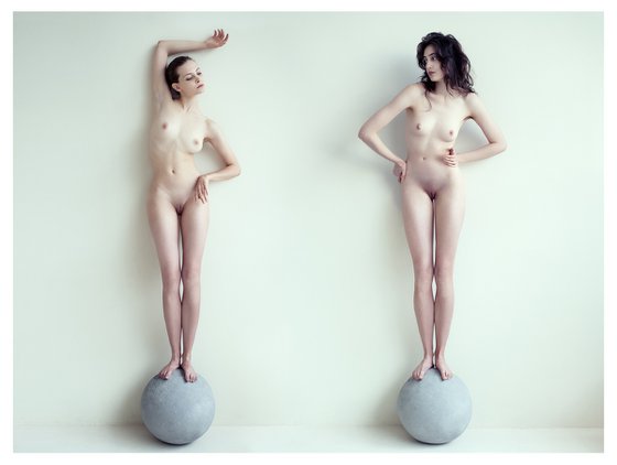 Girls and Balls. Nude.