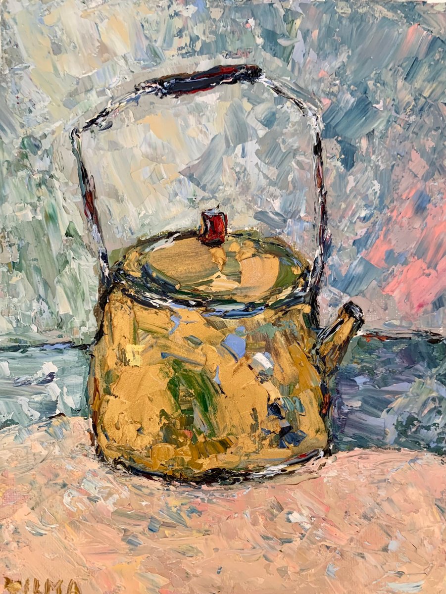 Golden teapot by Vilma Gataveckien?