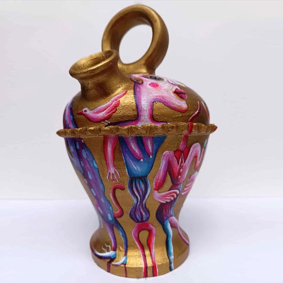 Golden rhapsody vase