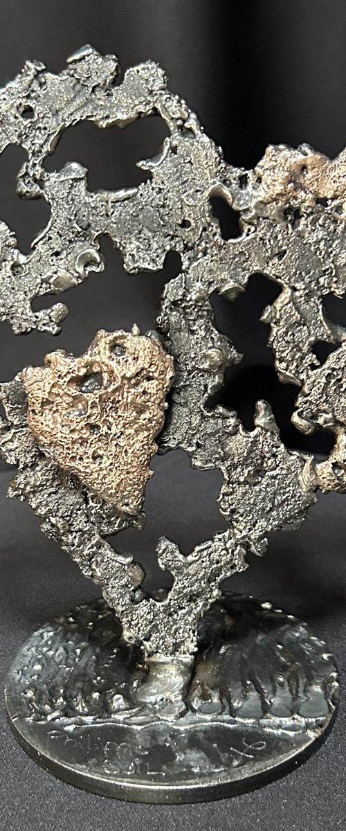 Lace heart 17-26 by Philippe Buil