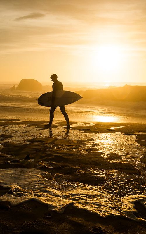 'LA PISTE' SURFER by Andrew Lever