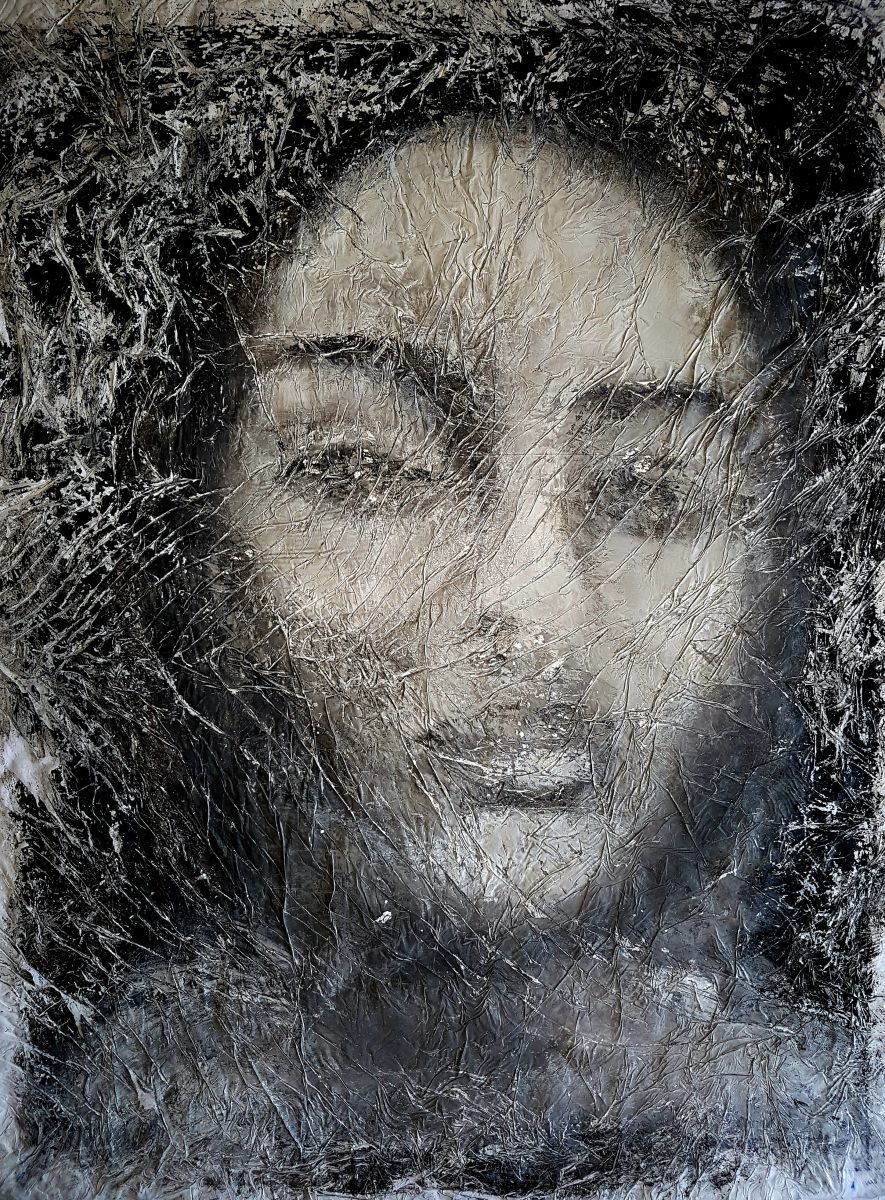 Old photo crumpled girl (n.230) - abstract portrait - 60 x 80 x 2,50 cm - ready to hang - by Alessio Mazzarulli