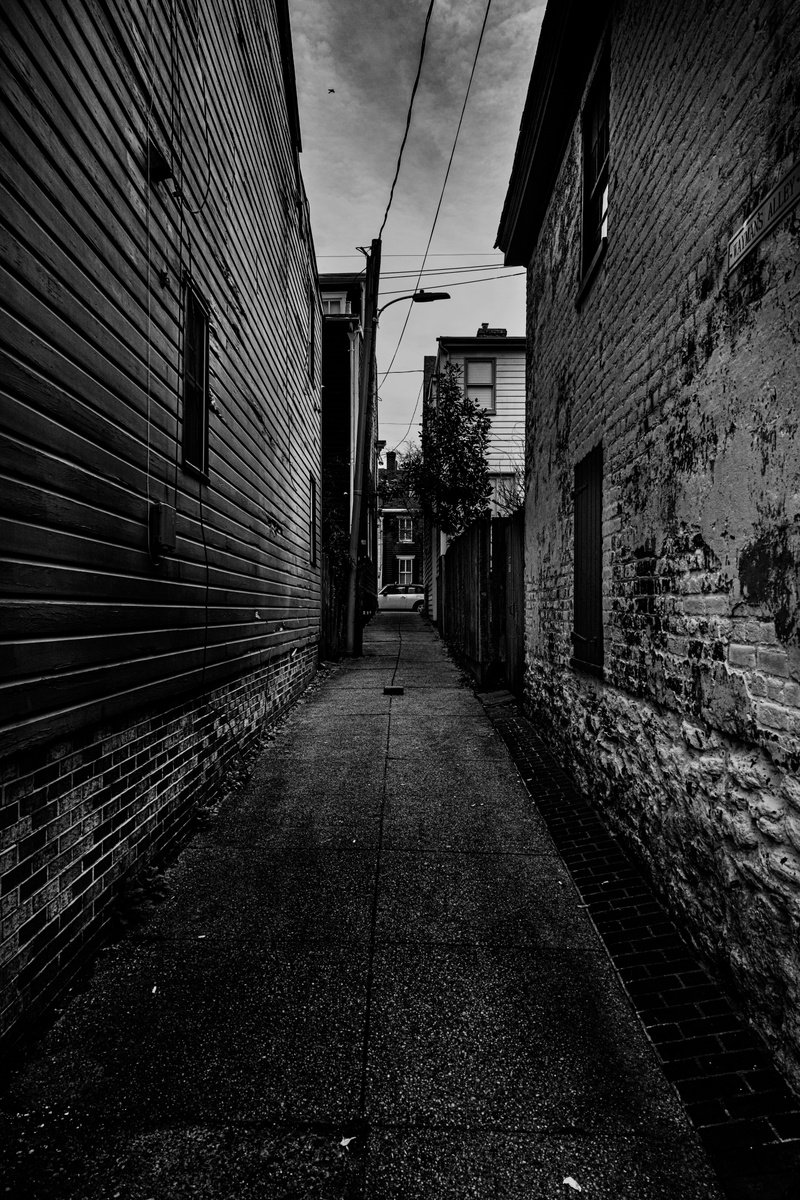 Photorealistic Cityscapes Photograph By David Huntzinger, 28 X 17, Allyway, Original Artwork