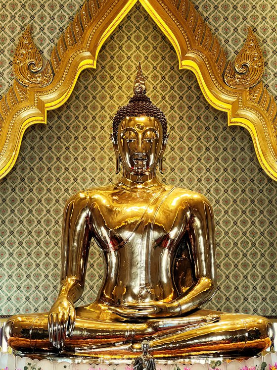 Golden Buddha statue