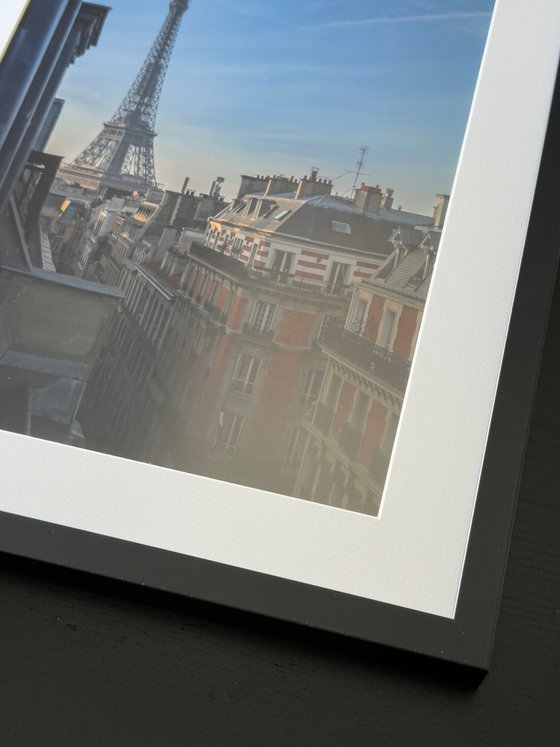 GLIMPSE OF EIFFEL TOWER
