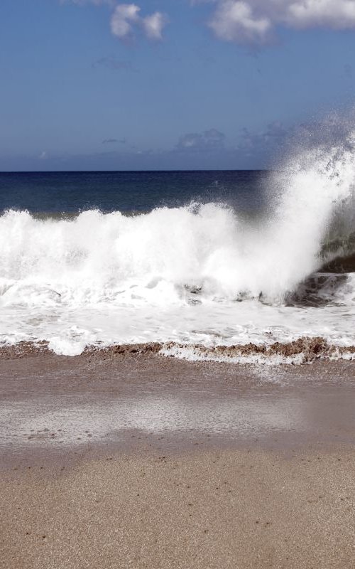 Ocean Wave by Chiara Vignudelli