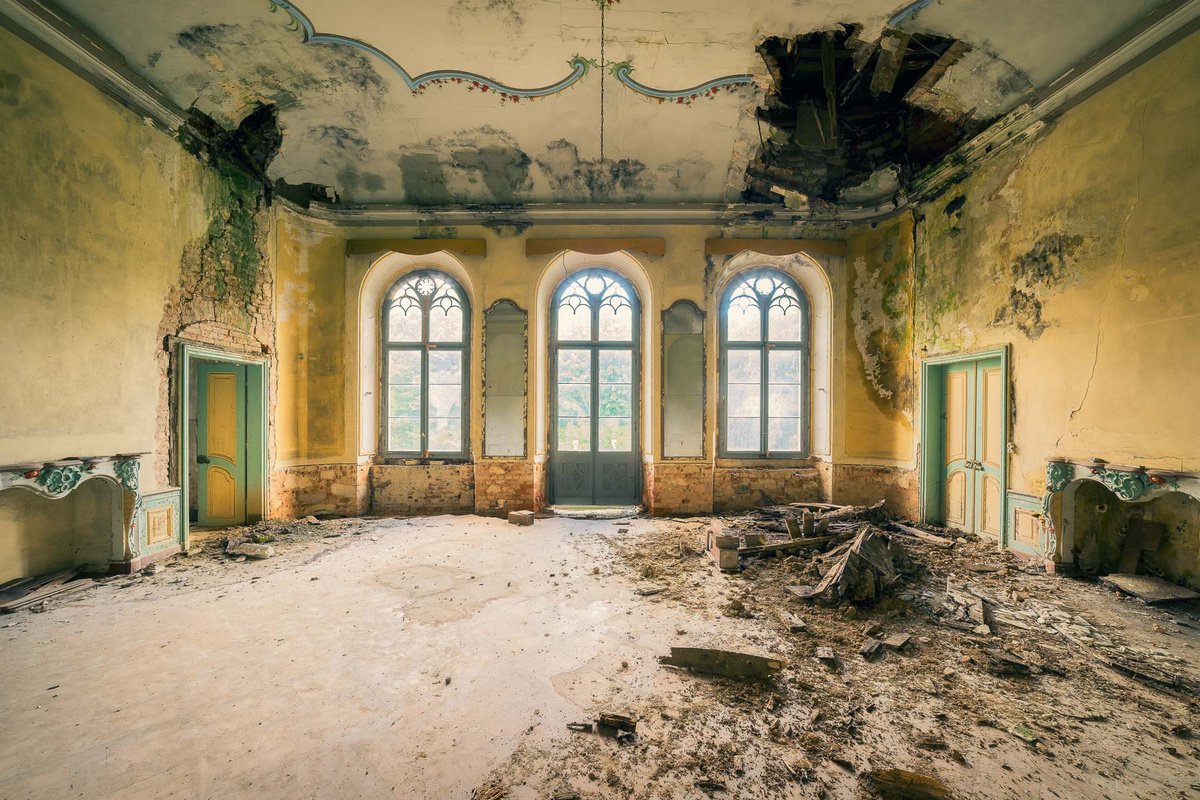 Photorealistic Cityscapes Photograph By Michael Schwan, 51 X 35", A Sad Story, Original Artwork