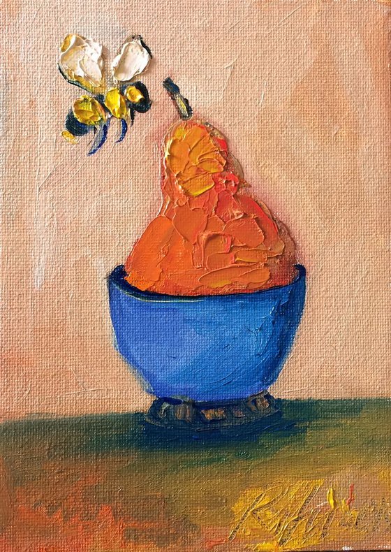 Bee and a Pear