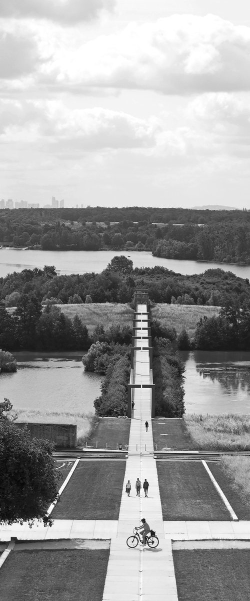 La Passerelle de l'Axe Majeur by Alex Cassels