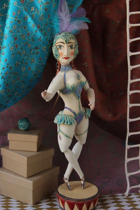 Burlesque Dancer. Wall sculpture by Elya Yalonetski.