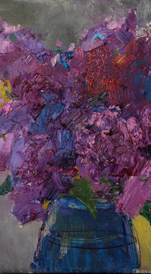 Lilac by Inna Pantelemonova