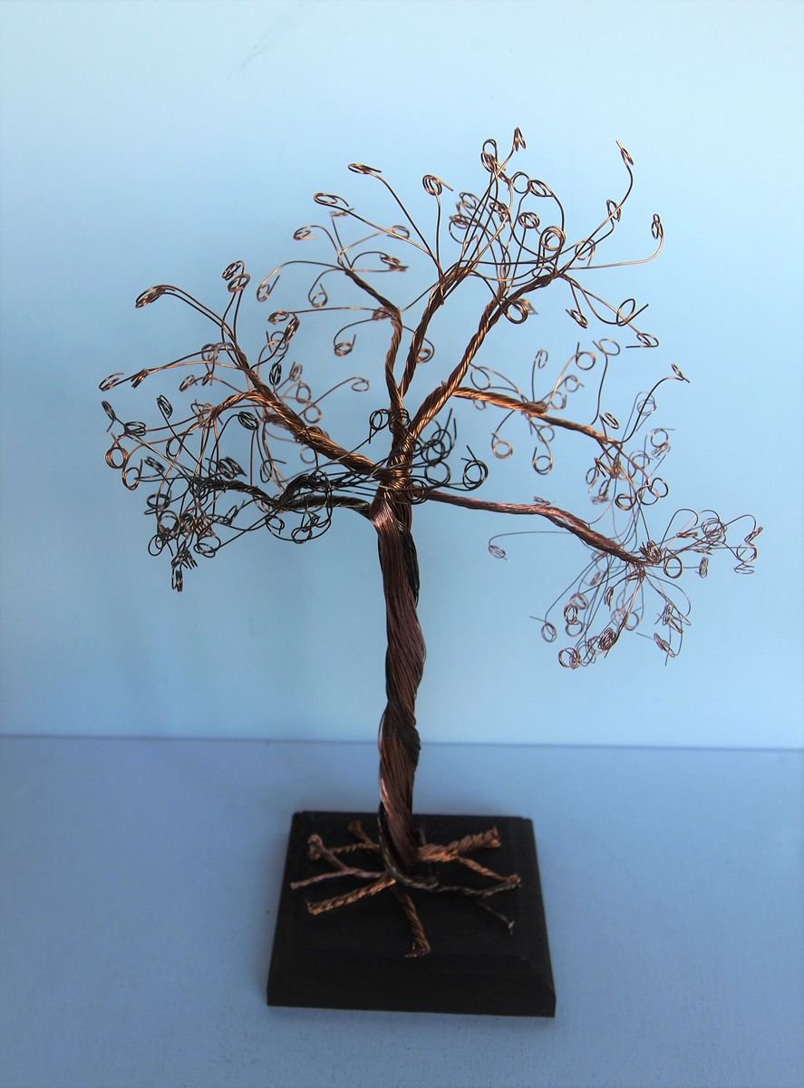 Copper wire tree sculpture by Steph Morgan