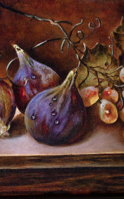 Still life with figs and a bunch of grapes by Inga Loginova