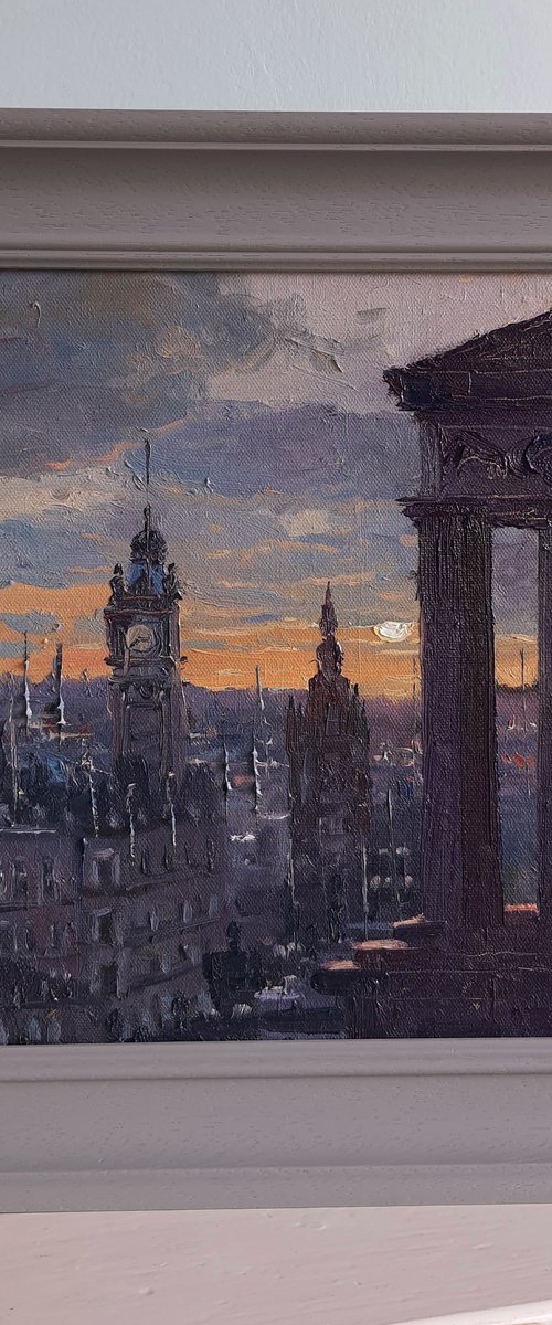Edinburgh sunset, Scotland by Roberto Ponte