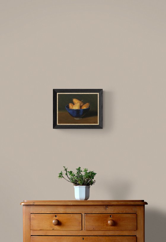 Pears in a blue bowl