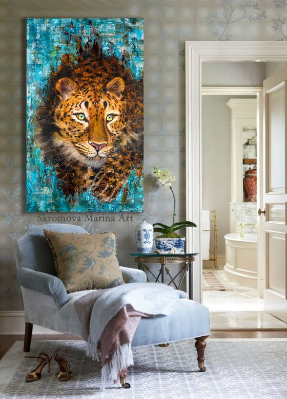 WILD PREDATOR - Big leopard. Leopard abstract style. Wild cat. Spotted leopard. Powerful paws. Nature. Predator. Hunting.