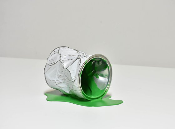 Le vieux pot de peinture vert 2