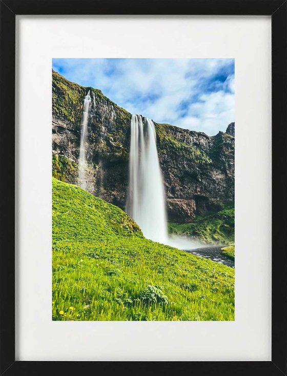 THE GLIMPSE OF SELJALANDSFOSS