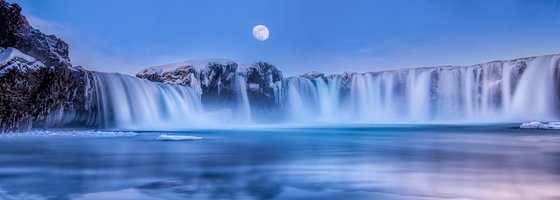 Godafoss moonlight