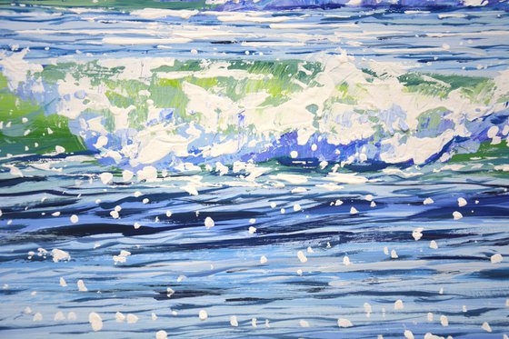 Ocean. Waves. Light.