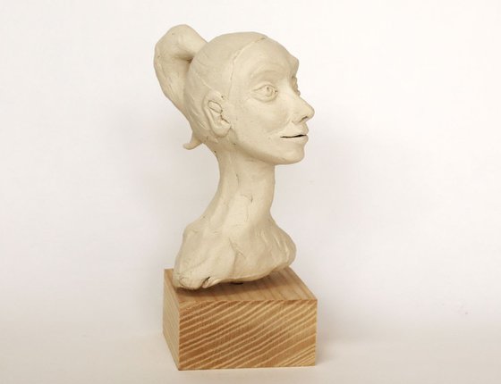 Zhenia: ceramic portrait sculpture