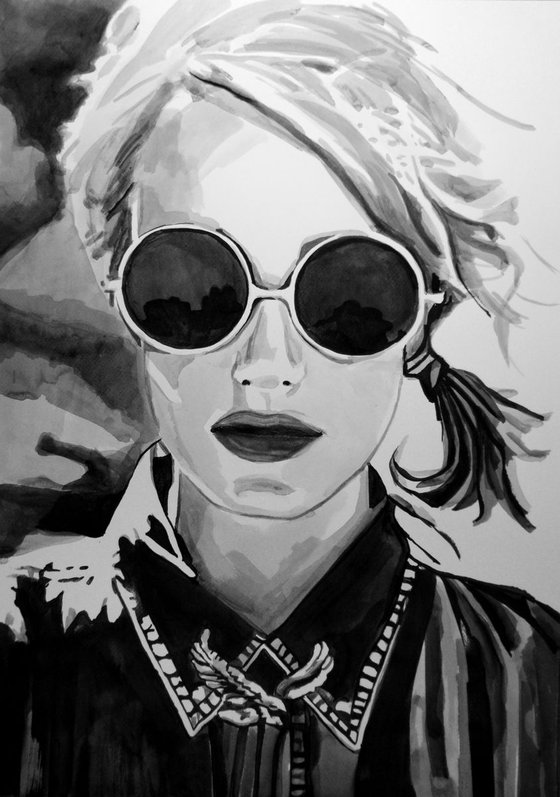 Girl with sunglasses #4 / 72 X 51 cm