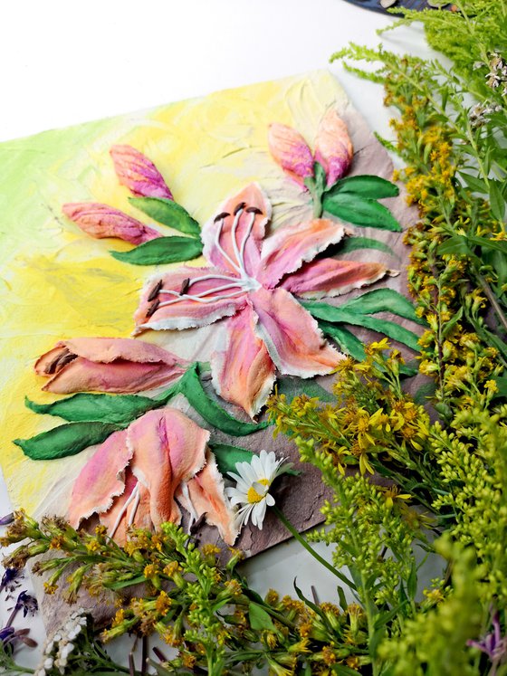 Cream Lilies on yellow background - 3d painting, 25x25x2 cm