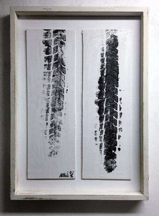 Diptych Black Tracks