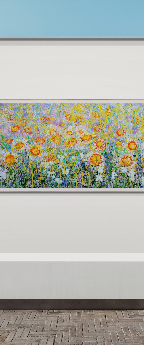 Daisy Blooms by Lesley Blackburn