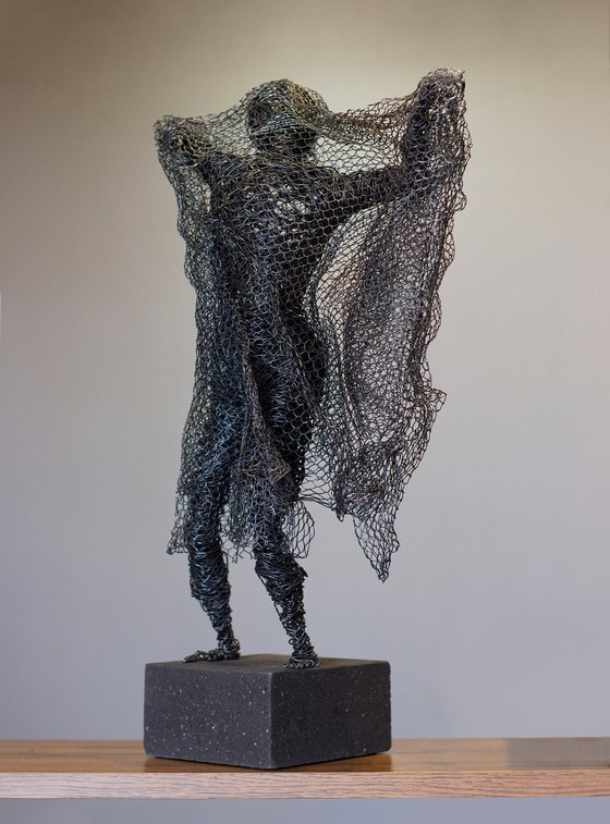 Intertwined thoughts 52x31x13 3.7kg iron, tufa