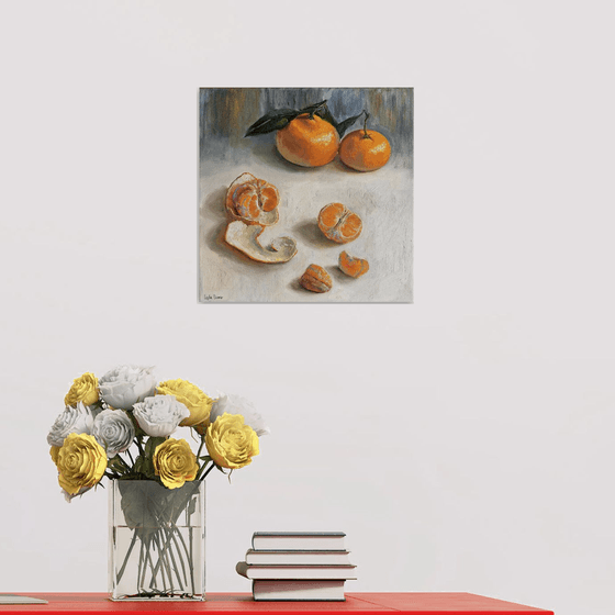 Tangerines in glass bowl