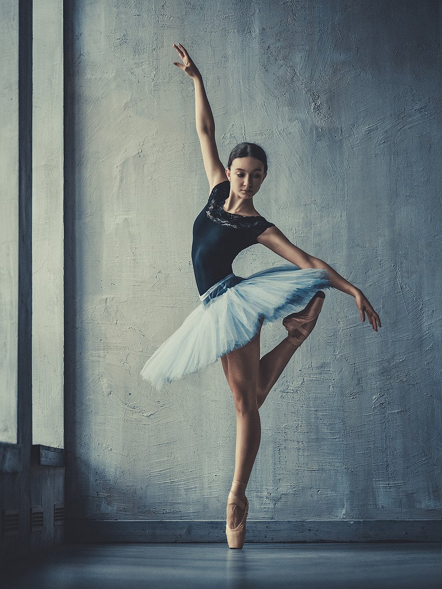 ballerina Anastasia by Dan Hecho