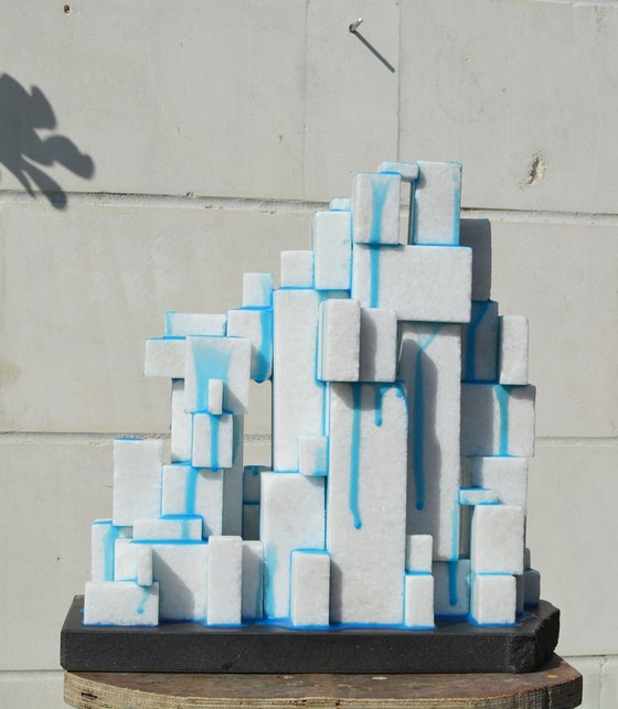 "Noble Deconstructivism"