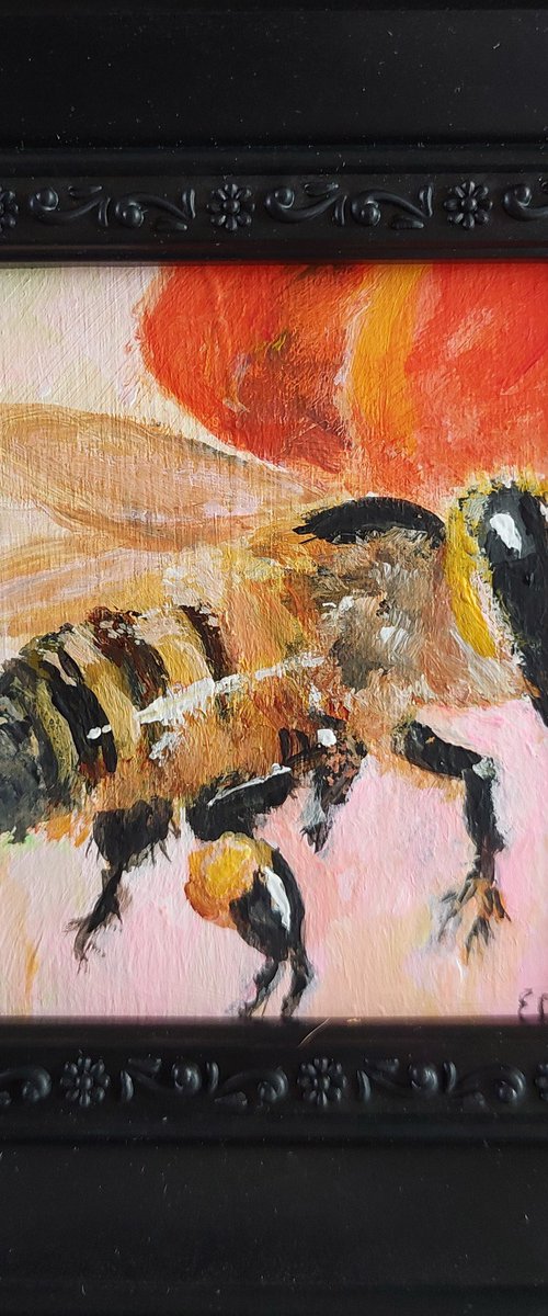 Working bee by Els Driesen